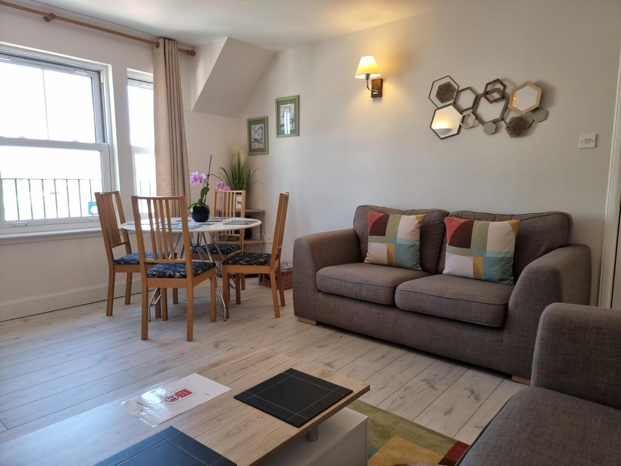 Heart Of Inverness-City Apartment Bagian luar foto