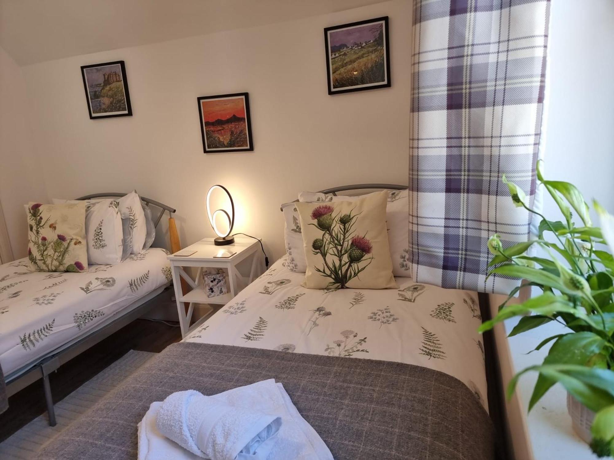 Heart Of Inverness-City Apartment Bagian luar foto