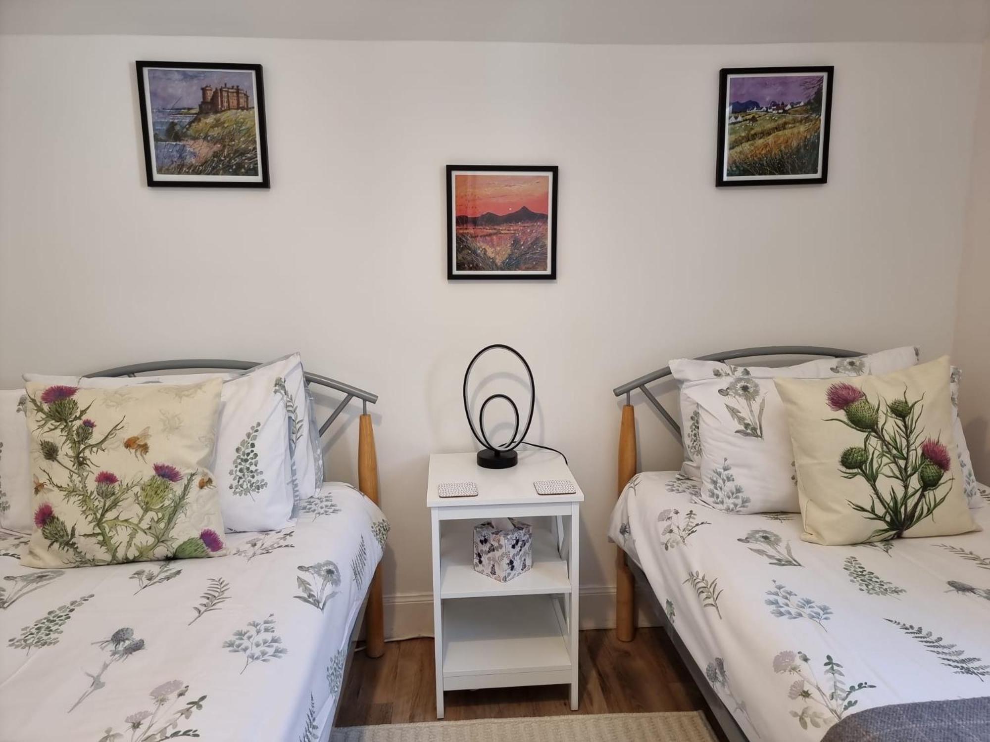 Heart Of Inverness-City Apartment Bagian luar foto
