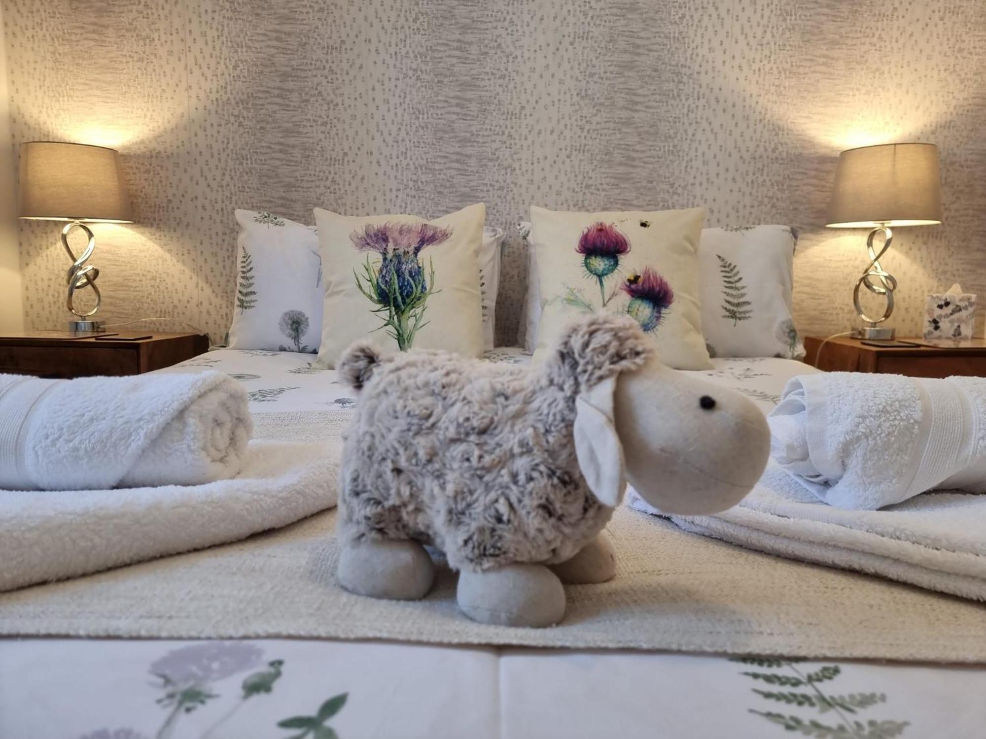 Heart Of Inverness-City Apartment Bagian luar foto