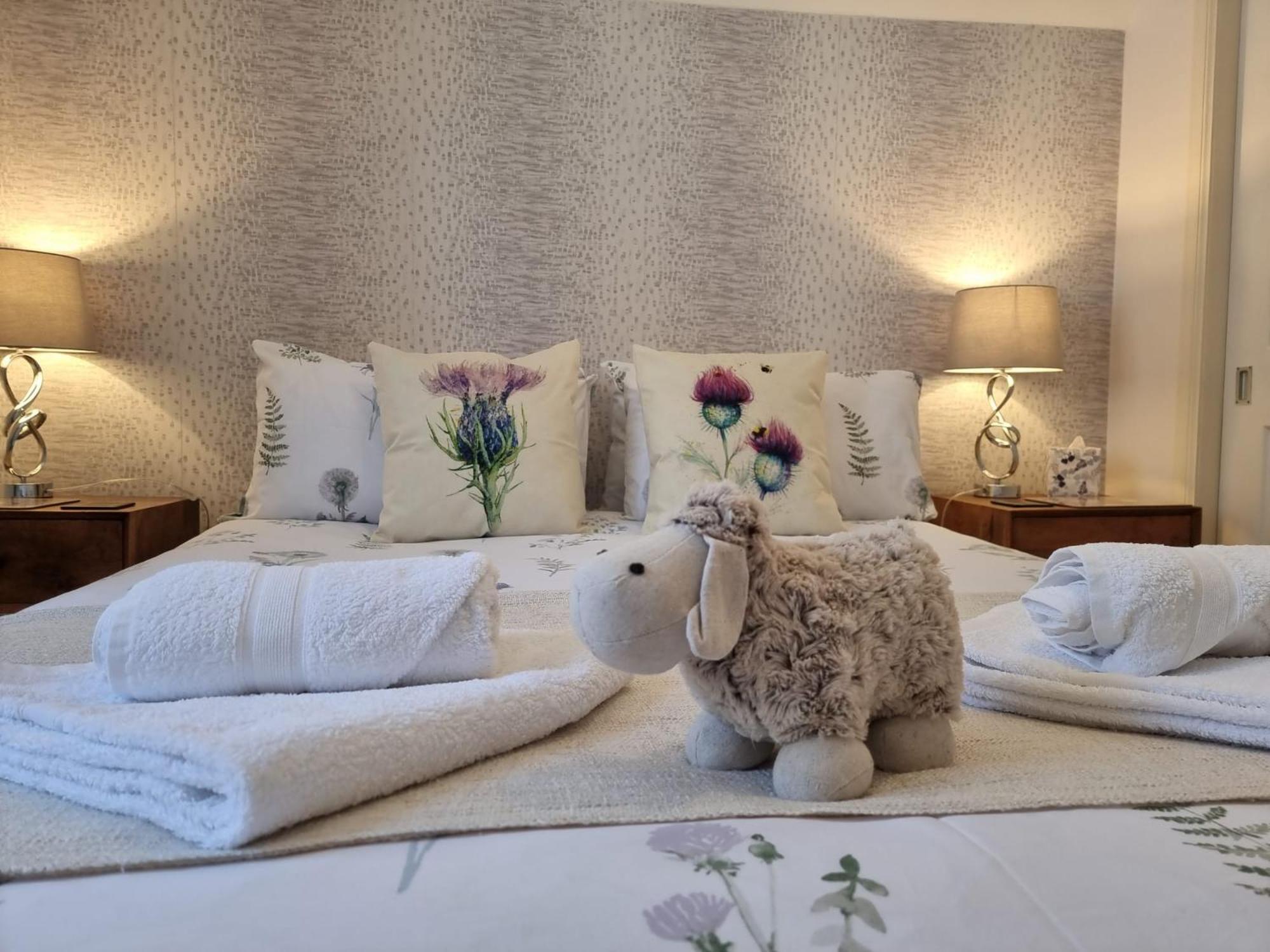 Heart Of Inverness-City Apartment Bagian luar foto