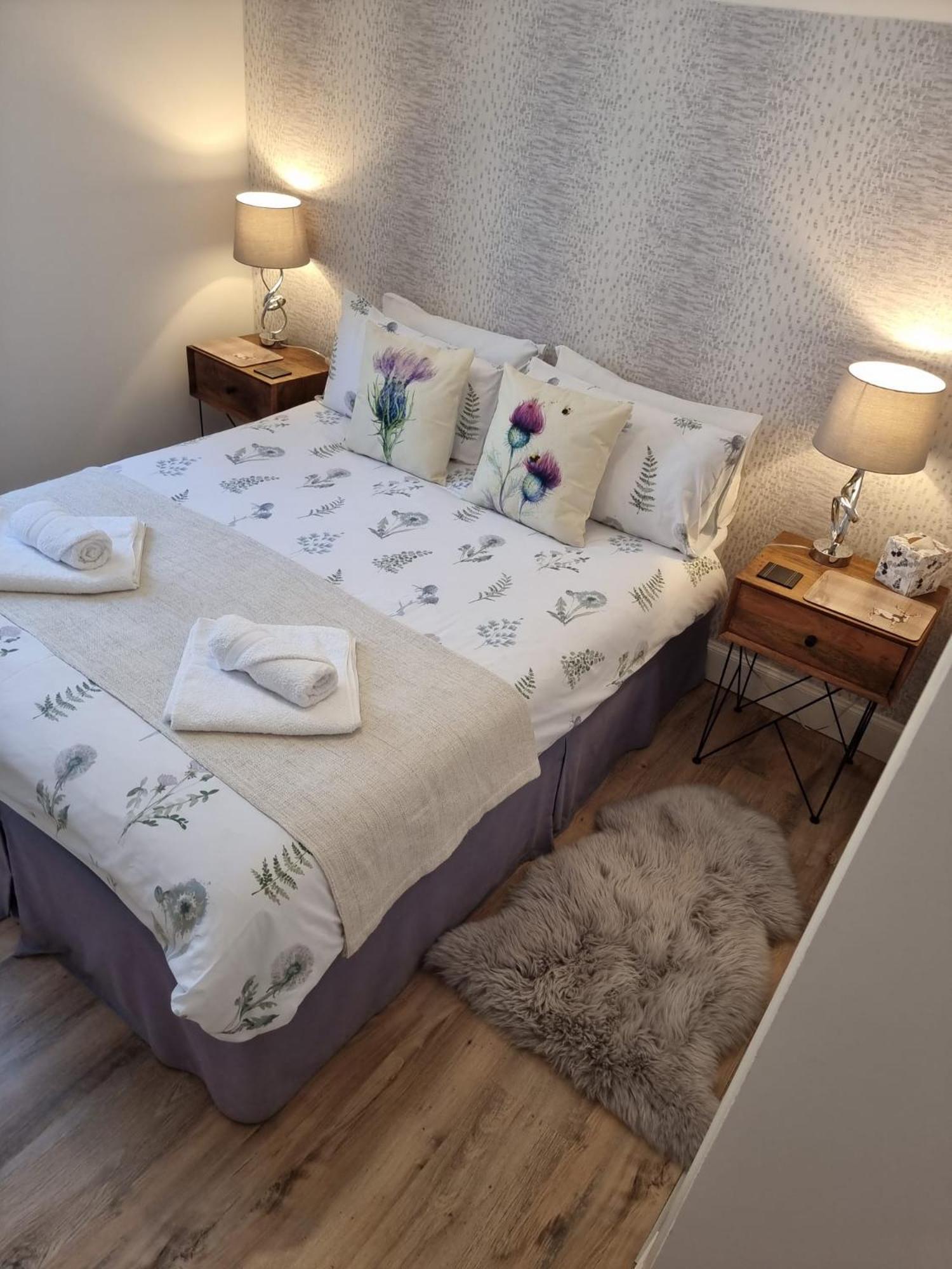 Heart Of Inverness-City Apartment Bagian luar foto